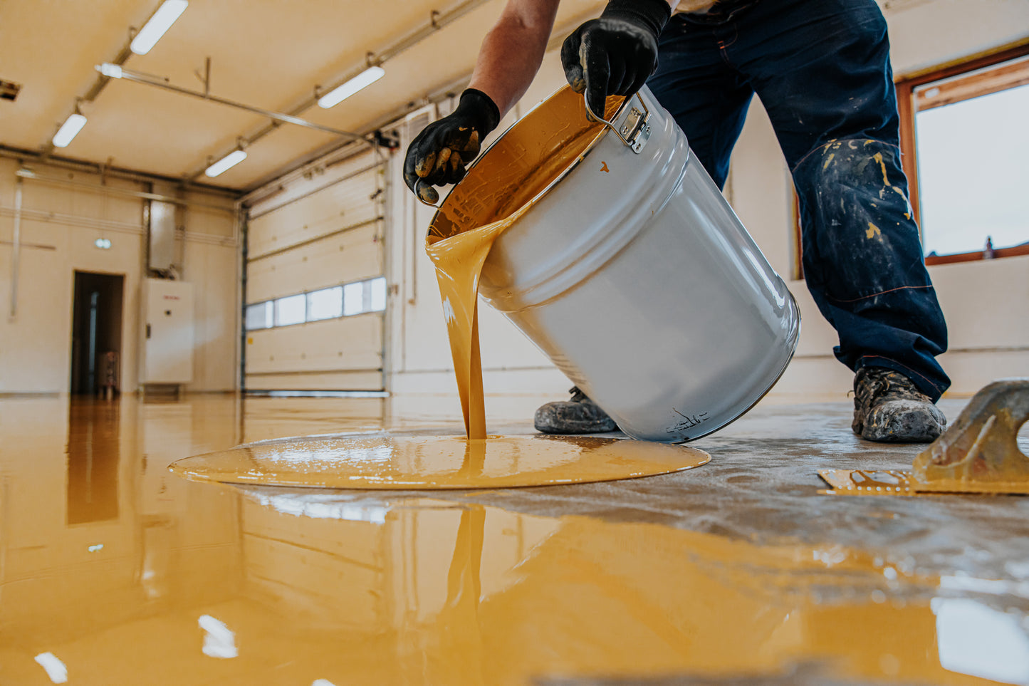 Non Branding Tub Of Paint - Orange Paint